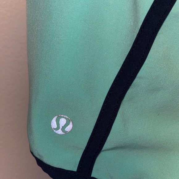 🍋 Lululemon Rare Tracker Shorts Size 6 Green/Blue - Picture 8 of 8